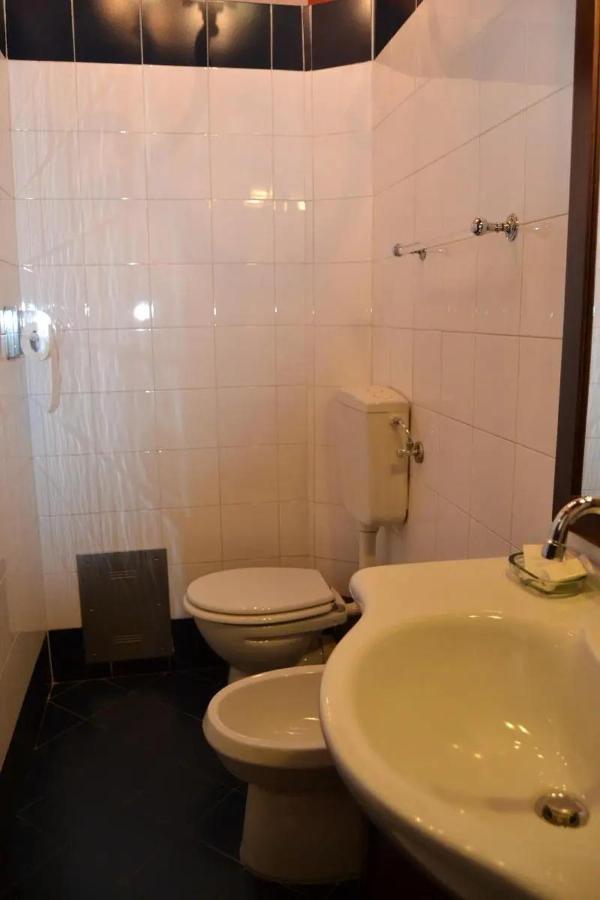 The Black Sheep B&B Floransa Dış mekan fotoğraf